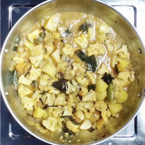 cauliflower kurma curry
