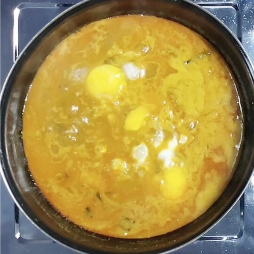 Poached egg curry